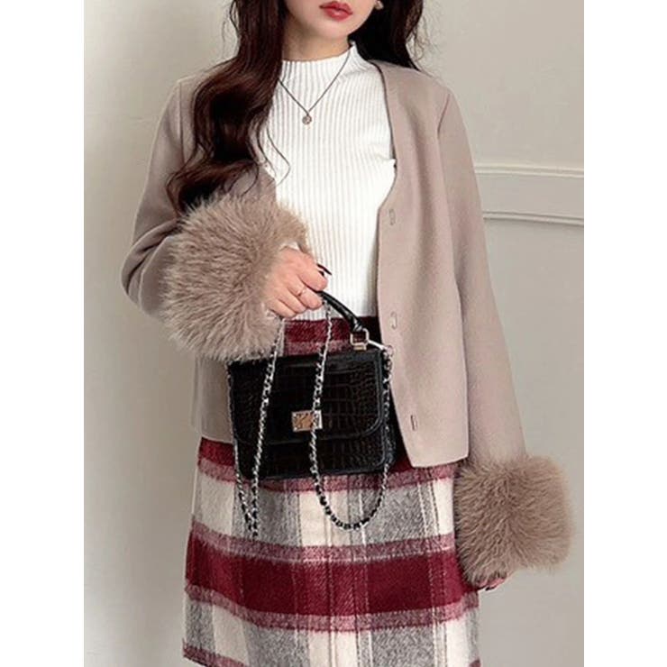 ベージュ | フェイクファー付きノーカラーショートコート | MERCURYDUO