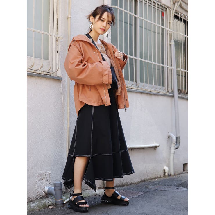 ヘムカットフーディ ブラック HEM CUT SHORT HOODIEアシンメトリー