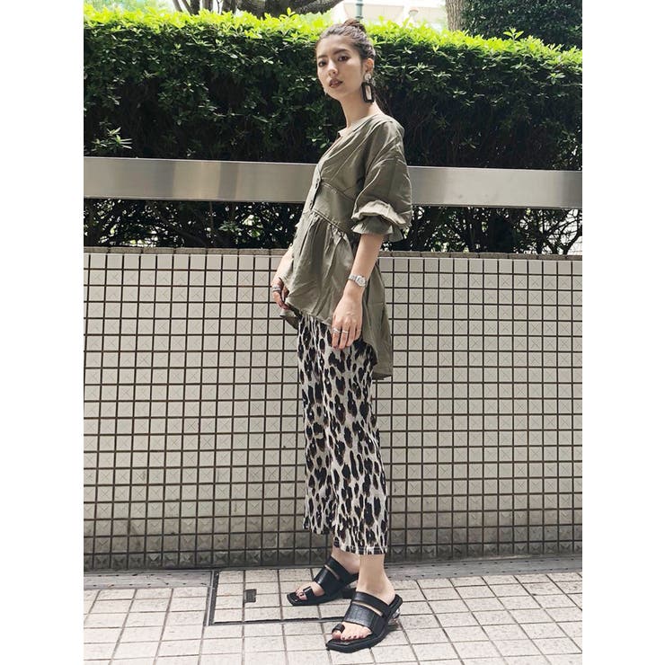 バックスリットフレアパンツ[品番：MKSW0021413]｜MURUA
