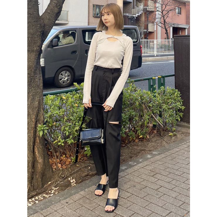 カットアウトタックパンツ[品番：MKSW0055885]｜MURUA（ムルーア
