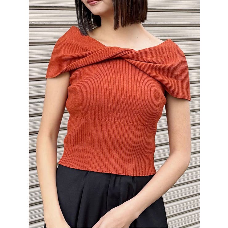 オフショルダーツイストニット[品番：MKSW0065343]｜MURUA