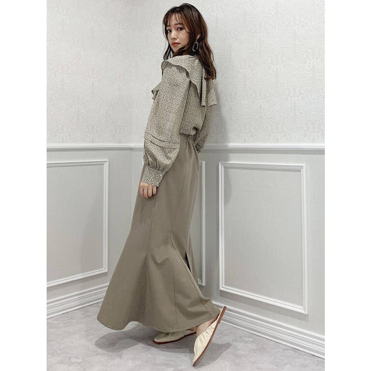 【♡新品タグ付き♡】ナイロン タスラン ラッフルカラー ブラウス／23区 40 ラッフルカラーブラウス[品番：MKSW0041966]｜dazzlin（ダズリン