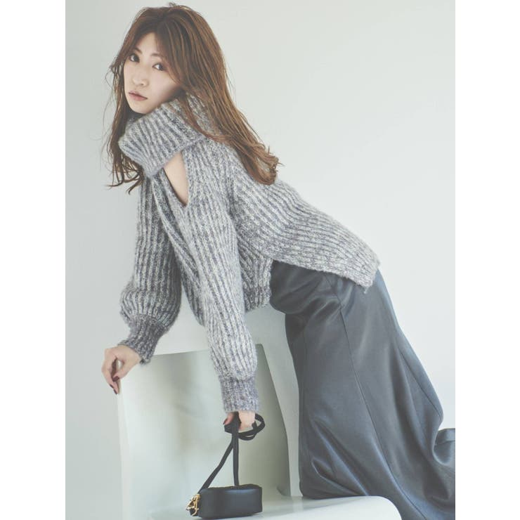 吉田朱里コラボ】グロッシーセミフレアスカート[品番