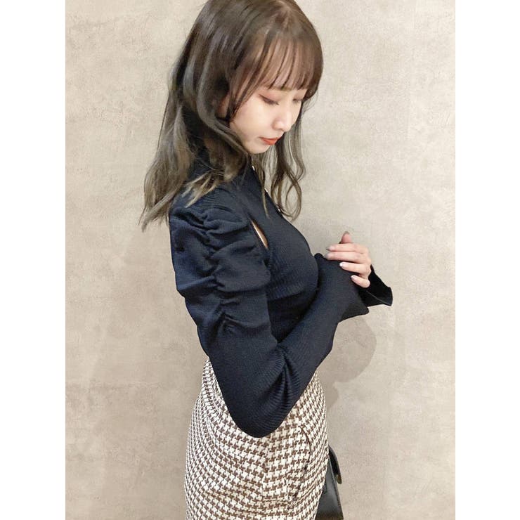ショルダーカットボタンニットトップス dazzlin（ダズリン）の「ショルダーカットボタンニットトップス