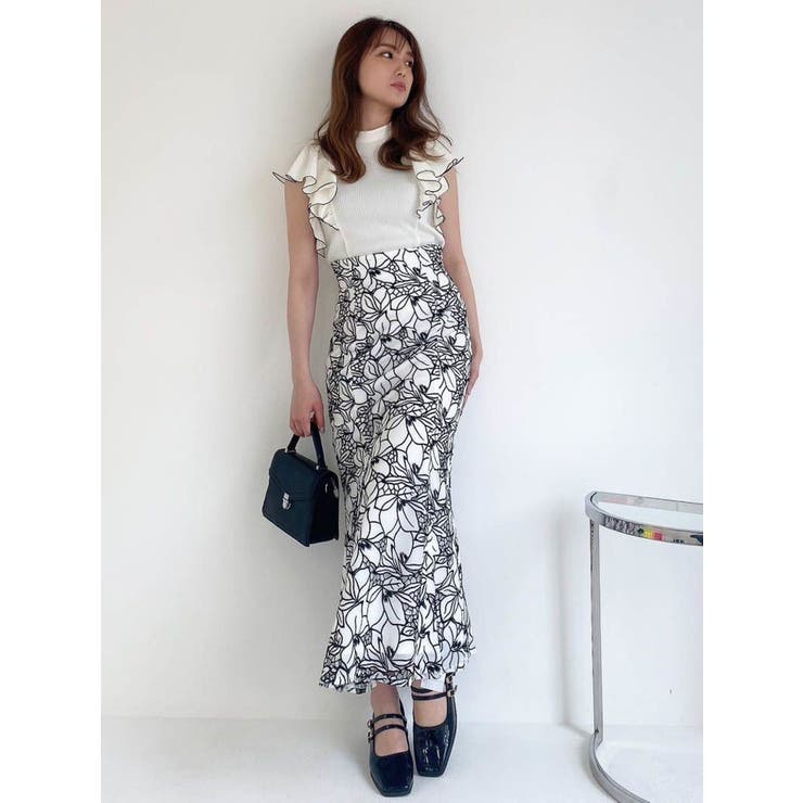 dazzlin バリエIラインミディスカート 完売品 試着のみ美品 dazzlin バリエIラインミディスカート 完売品 試着のみ美品
