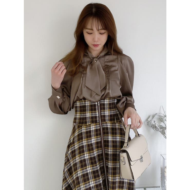 ブラウン | タイネックサテンブラウス | dazzlin