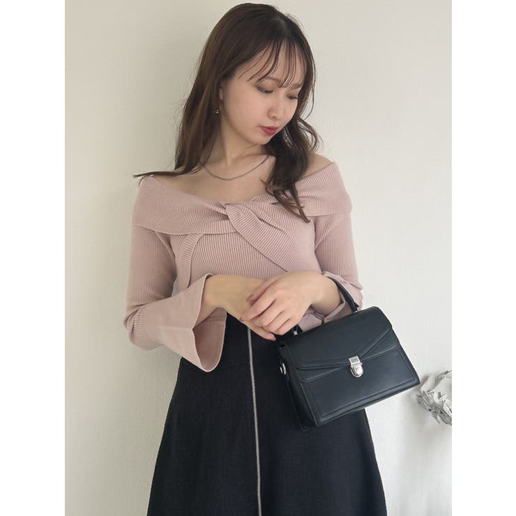 v12レディーストップス ツイストクロスニットトップス[品番：MKSW0052040]｜dazzlin（ダズリン