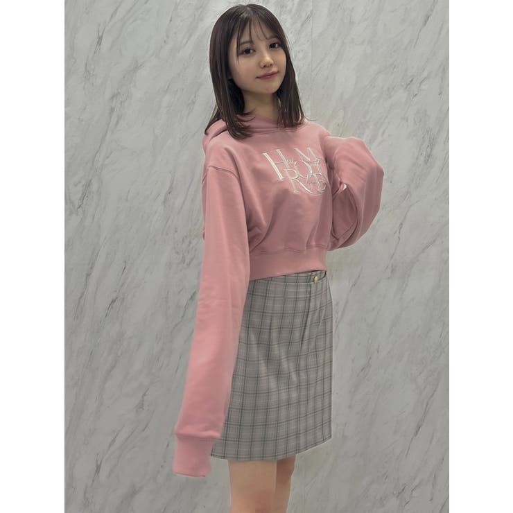 ピンク | シーズンロゴクロップドフーディ | dazzlin