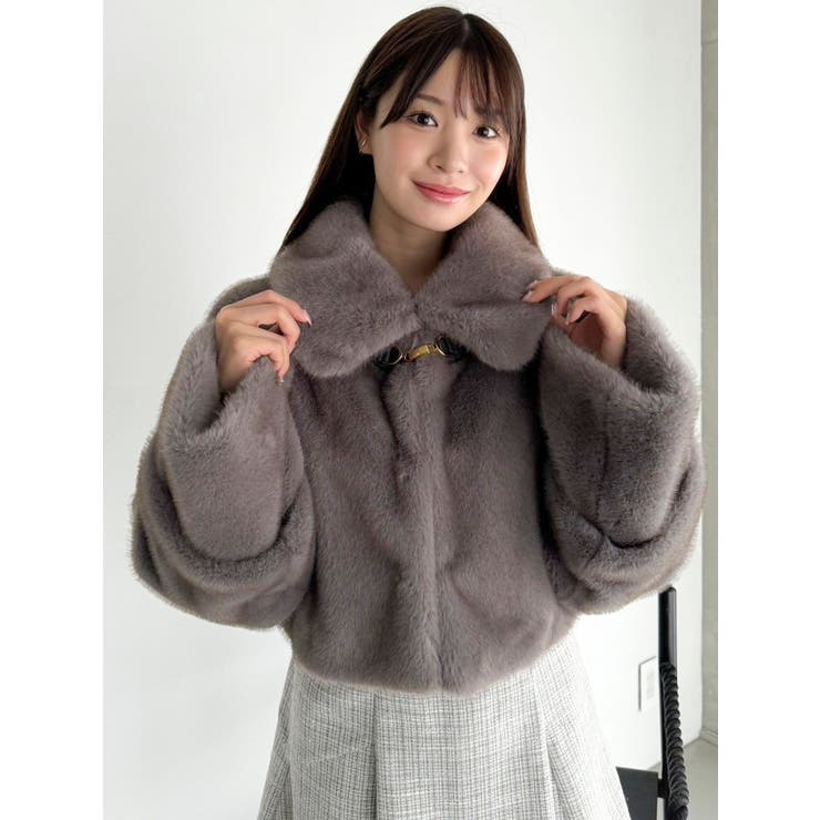 by muni:r ファーショートジャケット グレー　コート　バイムニール by muni:r ファーショートジャケット バイムニール グレー by