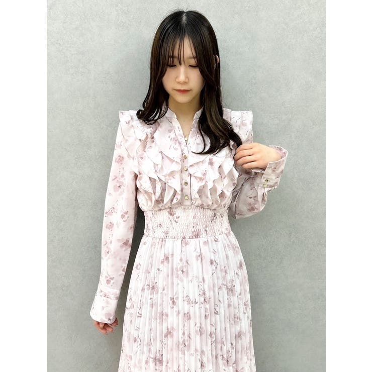 ダズリン　新品タグありフラワープリーツワンピース ダズリン dazzlin フラワープリーツワンピース （グレー