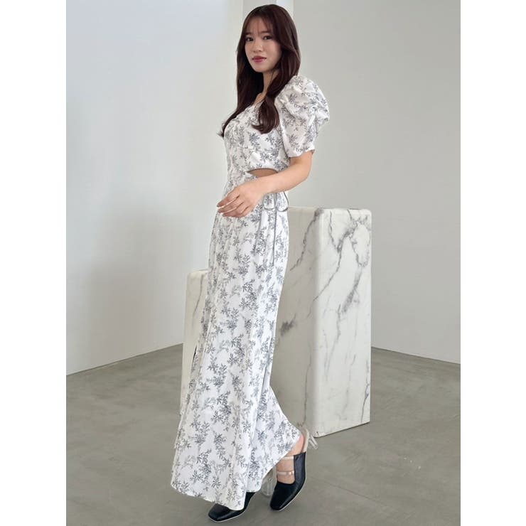 ウエストカットアウトパイピングワンピース[品番：MKSW0063664