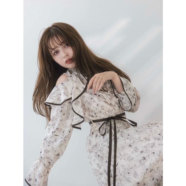 オープンショルダーフラワープリーツワンピース | dazzlin | 詳細画像5 