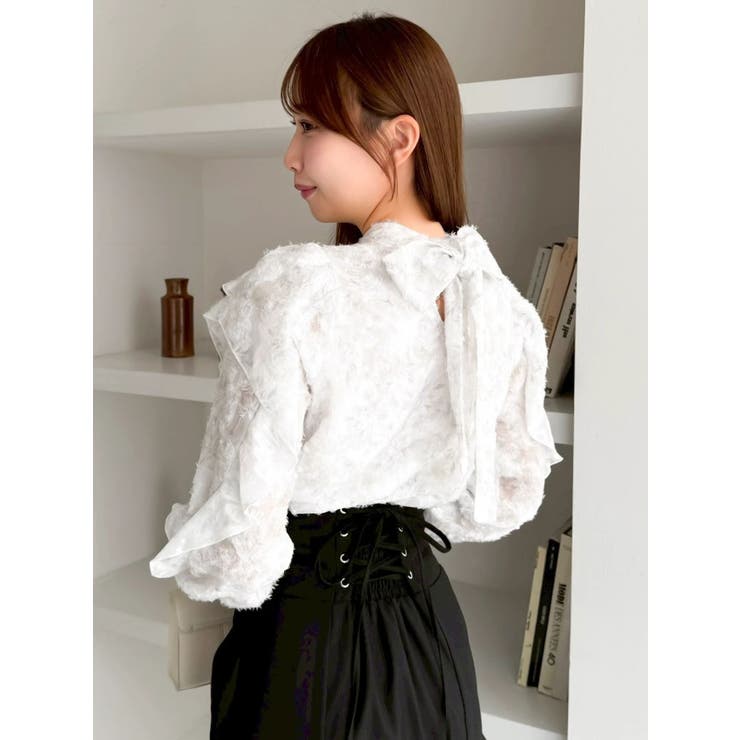 ベージュ | ヘアリーフラワーシフォンブラウス | dazzlin