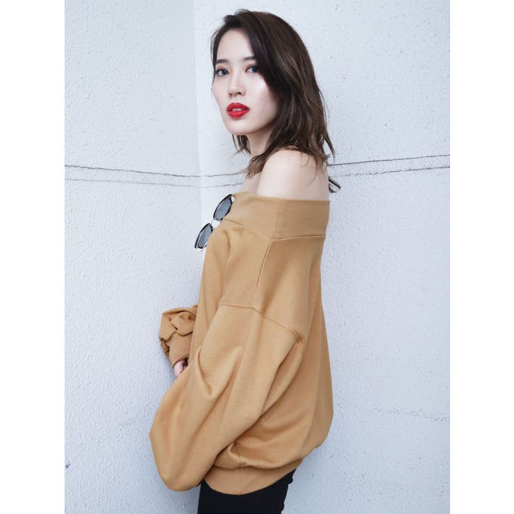 ルーズオフショルダートレーナー[品番：MKSW0025615]｜EMODA（エモダ