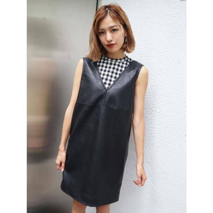 売約済み！HUGO BOSS✰黒フェイクレザー使いタイトワンピース✰ HUGO BOSS✰黒フェイクレザー使いタイトワンピース✰希望価格