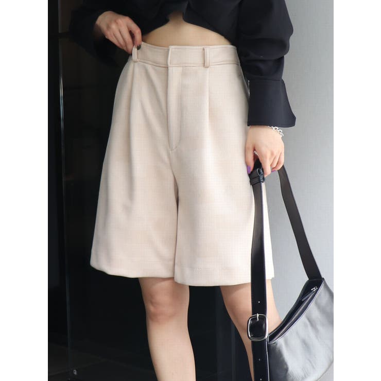 ベージュ | タックジャストウエストハーフパンツ | EMODA