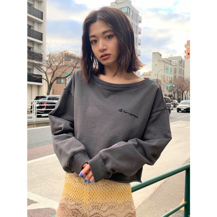 美品♦︎EMODA♦︎ 【希少】トレーナー EMODA×CHAMPION】カットオフダイショートプルオーバー[品番