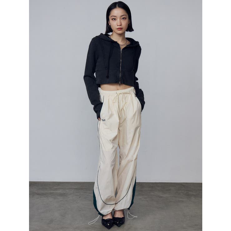 EMODA ショートレイヤードフーディー ショートパーカー ショートレイヤードフーディー｜エモダの通販｜&mall（アンド