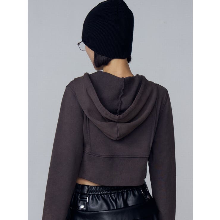 EMODA ショートレイヤードフーディー ショートパーカー EMODA（エモダ）の「ショートレイヤードフーディー（Tシャツ