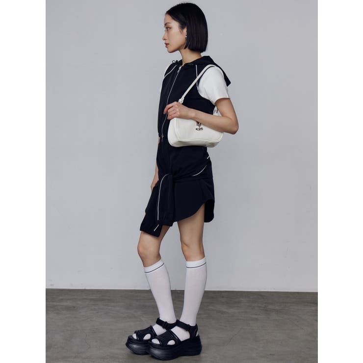 【関税込み】TOTEME ブラック＆オレンジ スモッキング トップス ショートボックスフーディタンクトップ[品番：MKSW0064313