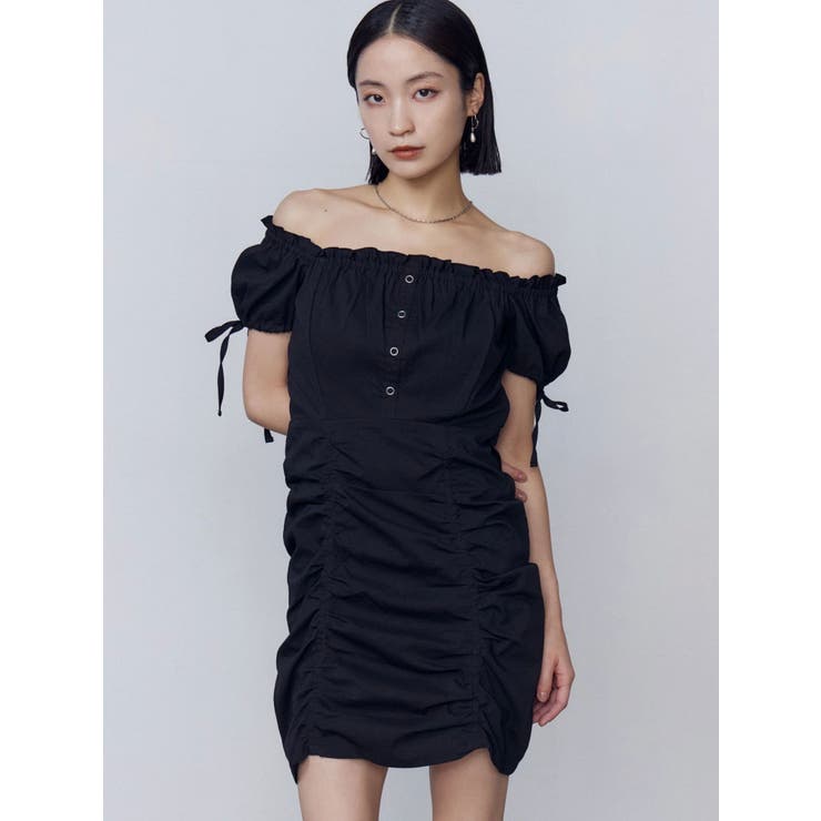 ブラック | オフショルダーミニギャザーワンピース | EMODA