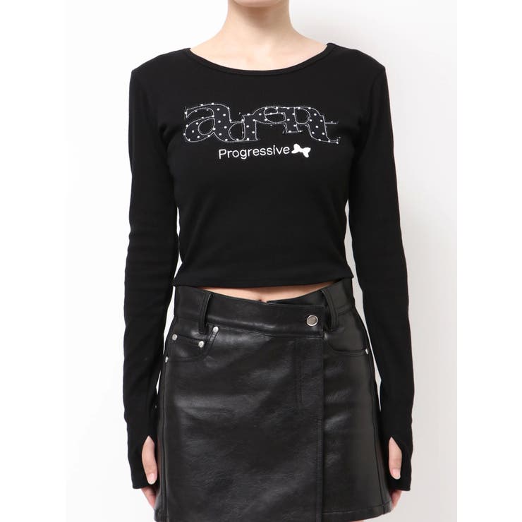 ブラック | ロゴパッチクロップロングスリーブTシャツ | EMODA