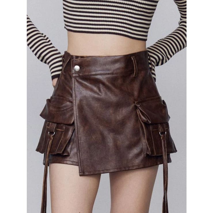 ブラウン | カーゴラップフェイクレザーショートパンツ | EMODA