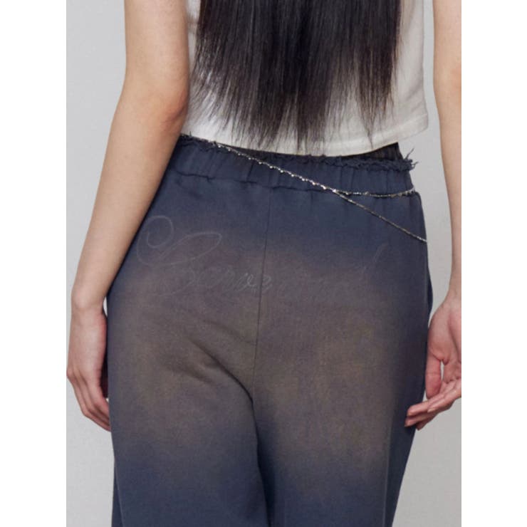 ネイビー | レイヤードロゴスウェットパンツ | EMODA