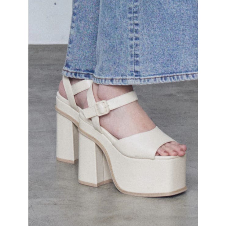 アイボリー | スキンラインバルキーサンダル | EMODA