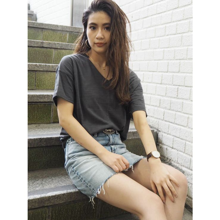 ブラック | VネックデザインスラブTシャツ | GYDA