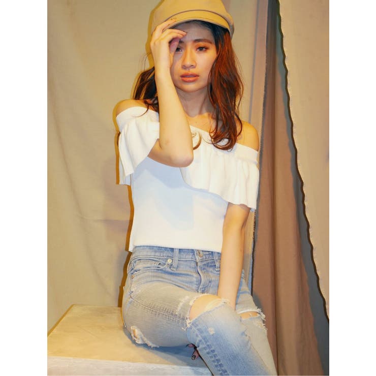 オフホワイト | フリルオフショルニットTOPS | GYDA