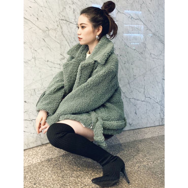 お値下げ❣️新品❣️スーパービューティー　ボアジャケット¥33000 スーパービューティー ジャケット 胸元スパンコール 刺しゅう