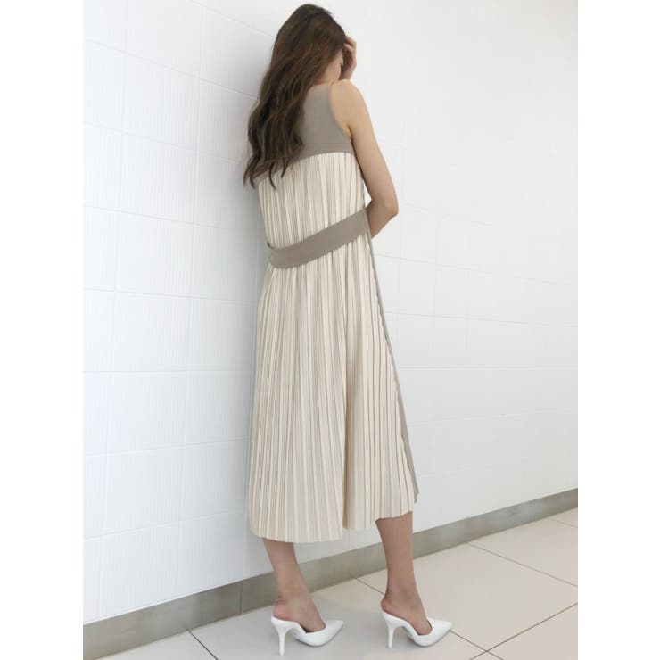 WEB限定】バックプリーツノースリーブワンピース[品番