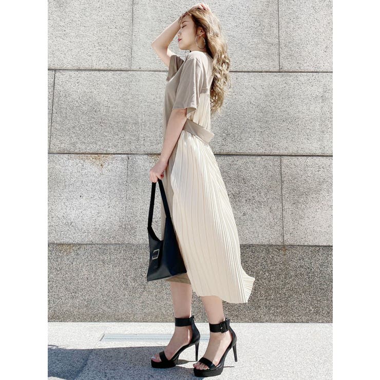 バックブリーツハーフスリーブワンピース[品番：MKSW0031010]｜GYDA