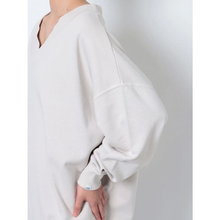 FEEL BUNNY VネックスウェットTOPS[品番：MKSW0052550]｜GYDA
