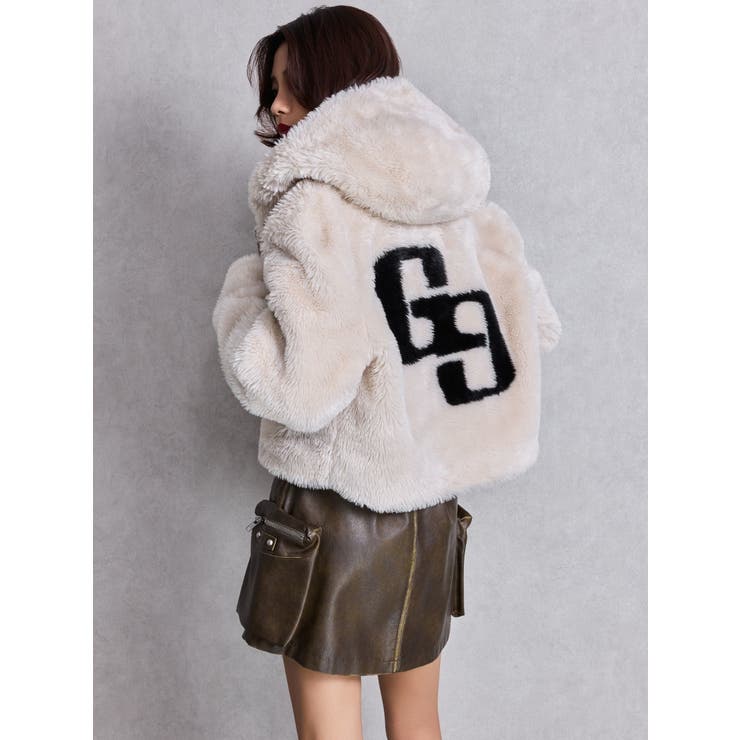 GYDA ファーショートジャケット 白茶 GYDA ファーショートジャケット 白茶 フェイクファーW ZIP