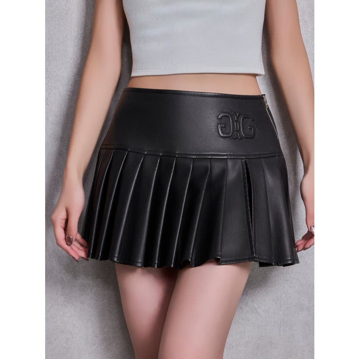ブラック | スリットフェイクレザープリーツスカートライクショートパンツ | GYDA