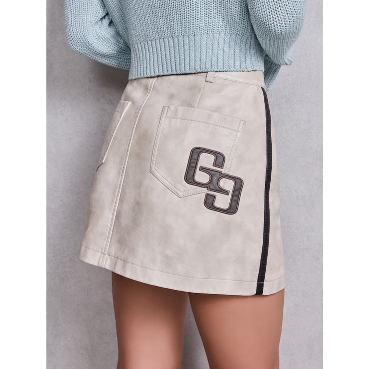 アイボリー | GGラインFake Leatherスカートライクショートパンツ | GYDA