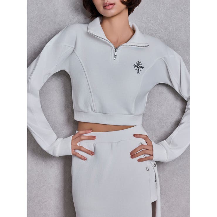 オフホワイト | sacred edge crossハーフZIPショートスウェットトップス | GYDA