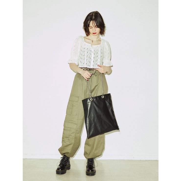 【VALENTINO】半袖ブラウスシルク100％ スクエアネック　カーキ　レース VALENTINO】半袖ブラウスシルク100％ スクエアネック カーキ レース