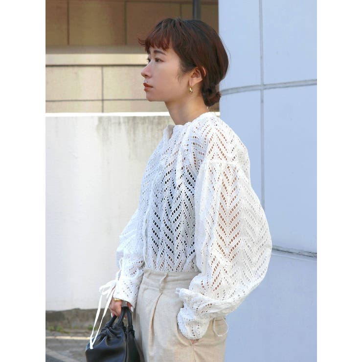 オフホワイト | カットワークボリュームスリーブブラウス | Ungrid