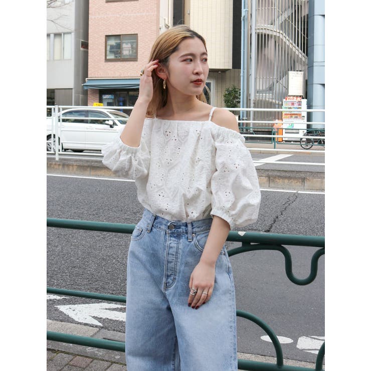 カットワークレースオフショルブラウス[品番：MKSW0057725]｜Ungrid