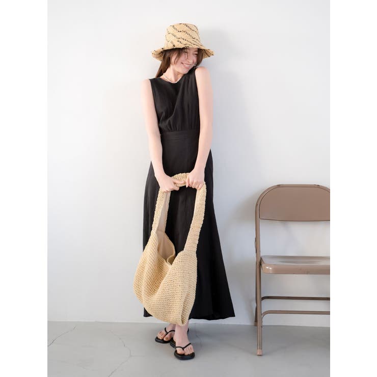 美品　定価13,200円 アングリッド　バックデザインノースリーブワンピース　S セール】バックデザインノースリワンピース（ワンピース