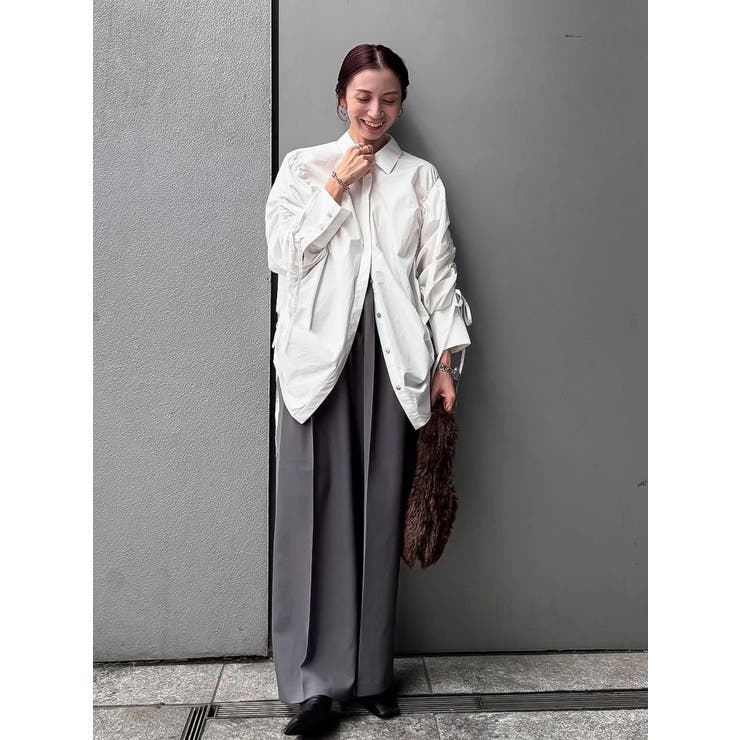 オフホワイト | ギャザーデザインルーズシャツ | Ungrid