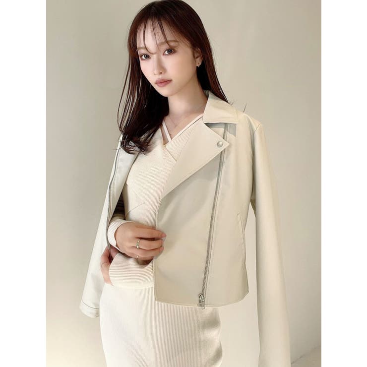 ⭐️人気作 ♡ BCBGMAXAZRIA 白ジャケット ベストジレ 新品♡　119 ⭐️人気作 ♡ BCBGMAXAZRIA 白ジャケット ベストジレ 新品♡ 119