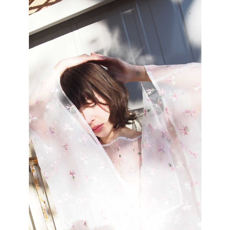 おはな刺繍のスクエアTOPS[品番：MKSW0019628]｜merry jenny 