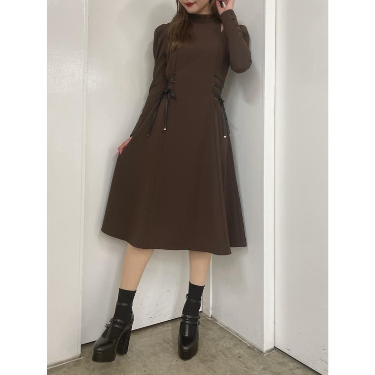 サイドレースアップカットアウトワンピース[品番：MKSW0048276
