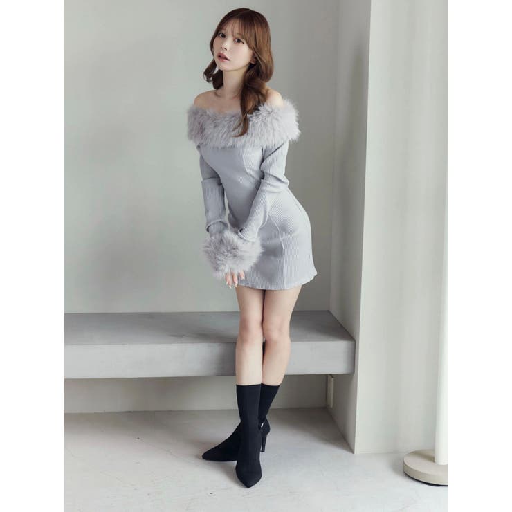 フェイクファーオフショルミニワンピース[品番：MKSW0066397