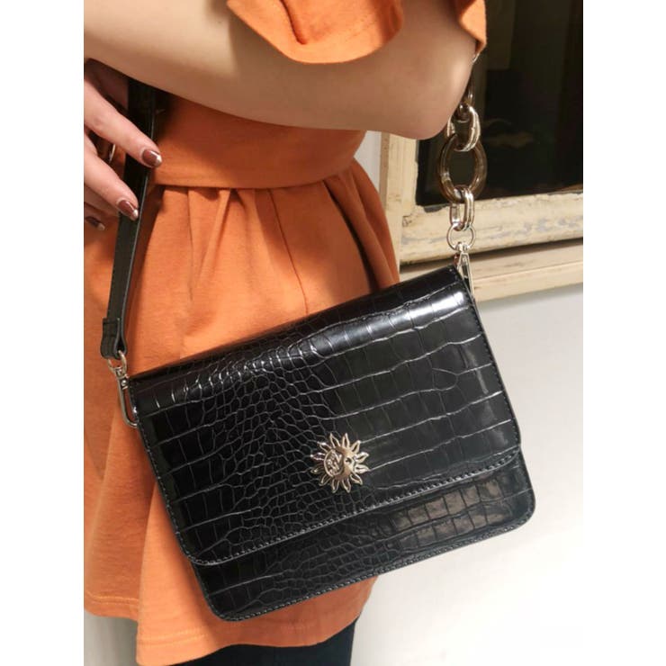 EVRISクロコライクスクエアショルダーバッグ EVRIS クロコライクスクエアショルダーBAG（ブラック） -靴