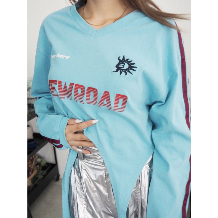 EVRIS ユニフォームグラフィックガーターTシャツ（ホワイト